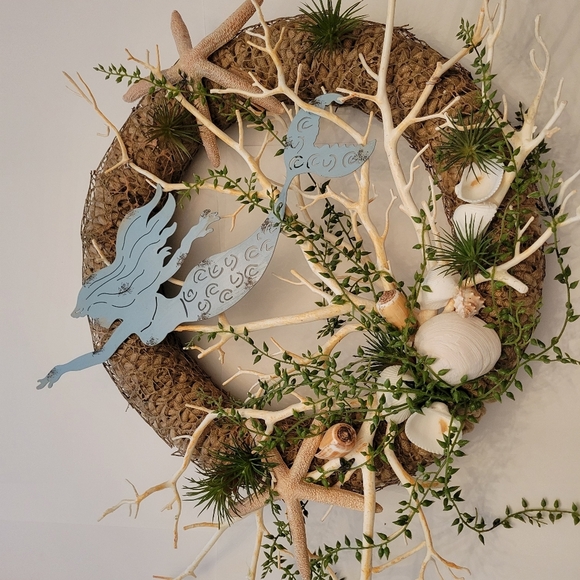 Mermaid-Themed Holiday Wreath with Natural Accents - Picture 2 of 3